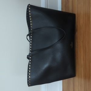 VALENTINO ROCKSTUD TOTE!